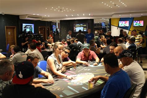 A Baia De Manila Clube De Poker